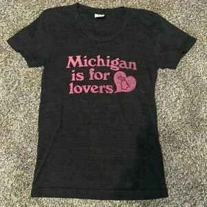 EUC Women’s Scoop Neck T-shirt “Michigan is for Lovers” - Size M